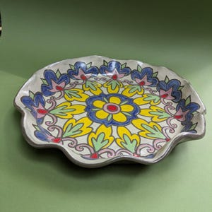 Plato para tartas inspirado en el arte popular polaco