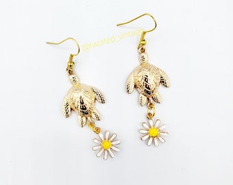 Golden Sea Turtle Daisy Flower Earrings, Summer Vibes, Ocean, Beach