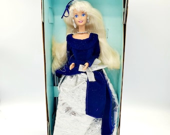 1995 Vintage Avon Exclusive Special Edition Winter Velvet Barbie Doll Blonde