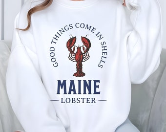 Nautisk goda saker kommer i snäckor T-shirt | Fiskare estetisk hummer strandt-shirt | Kustsemestertröja | Havsinspirerade sommarkläder