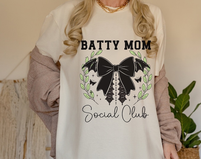Comfort Colors Shirts Coquette Halloween Shirt Women Big Bow Shirt for Mothers Halloween Gothic Bat Tee