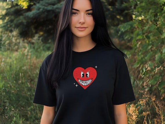Mischievous Heart Graphic Tee | Unisex Vintage Style Shirt | Trendy Cute Graphic T-Shirt | Retro Heart Design Y2K Aesthetic Top