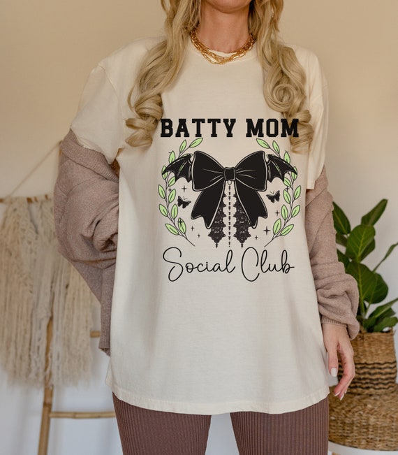 Comfort Colors Shirts Coquette Halloween Shirt Women Big Bow Shirt for Mothers Halloween Gothic Bat Tee