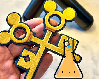 Disney Cruise Line Concierge Mickey Keys Logo Door Magnet Disney