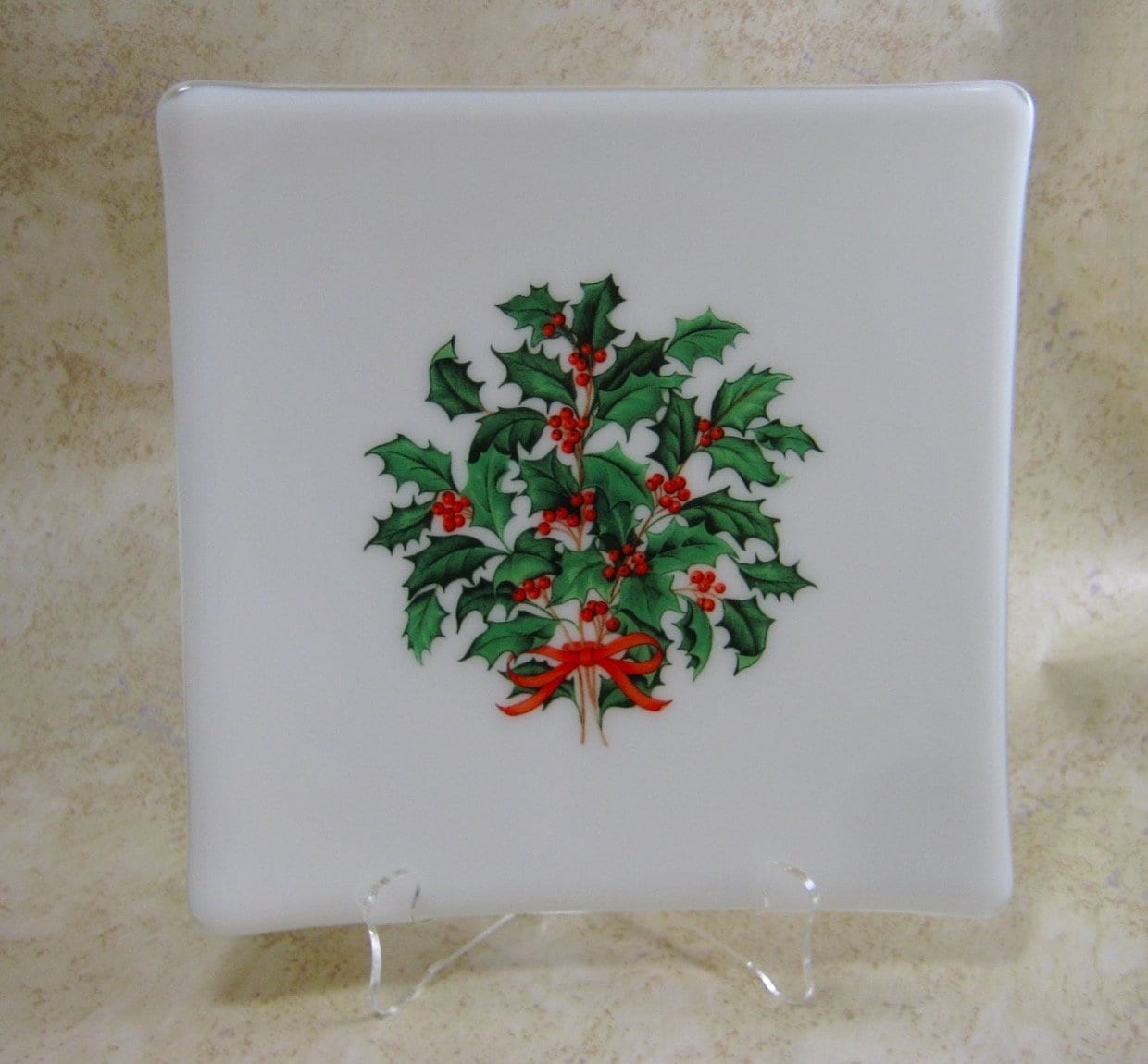 30 Beautiful Christmas Flower Arrangements for a Blooming Holiday: Festive Floral Ideas to Brighten Your Home 15 Fused Glass Accent Dish: Christmas Holly Bouquet Decor