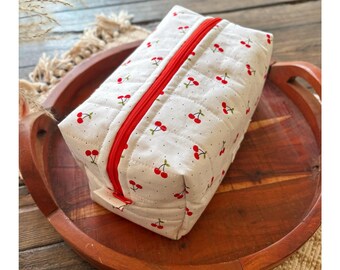 Quilted Makeup Bag ~ Makeup Bag ~ Large Cosmetic Bag ~ Handmade Cosmetic Bag ~ Large Makeup Bag ~ Handmade ~ Gift Idea