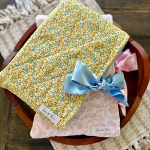 Quilted Bow Book Sleeve ~ Bow Book Cover  ~ Book Sleeve ~ Handmade Book Sleeve ~ Book Lover Gift ~ Handmade ~ Gift Idea