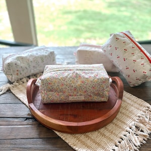 Quilted Makeup Bag ~ Makeup Bag ~ Large Cosmetic Bag ~ Handmade Cosmetic Bag ~ Large Makeup Bag ~ Handmade ~ Gift Idea