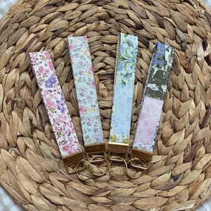 Keychain Wristlet ~ Key Fob Wristlet ~ Fabric Wristlet Keychain ~ Floral Wristlet ~ Keychain ~ Handmade ~ Gift Idea image 3