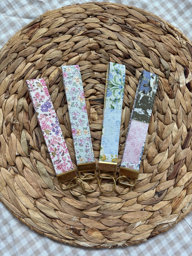 Keychain Wristlet ~ Key Fob Wristlet ~ Fabric Wristlet Keychain ~ Floral Wristlet ~ Keychain ~ Handmade ~ Gift Idea image 3