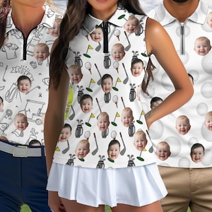 Könnte beinhalten: Weiße Golfhemden mit einem sich wiederholenden Muster aus Babygesichtern, Golfschlägern, Golfbällen und Golfplatzelementen. Die Hemden haben einen Kragen und einen Reißverschluss. Ein Hemd ist ärmellos, ein anderes hat kurze Ärmel. Das dritte Hemd hat kurze Ärmel.
