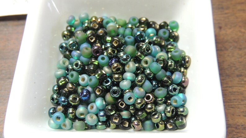 Sherwood Forest Dark Green size 6 Czech seed bead Mix 50 grams greens black European