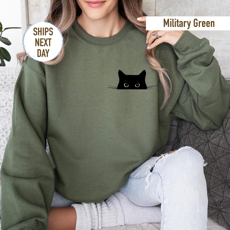 Black Cat Sweatshirt Cute Cat Lover Crewneck for Women Unisex Cozy Pullover Peeking Cat Graphic Cat Mom Gift Fall Winter Soft Casual Top zdjęcie 4