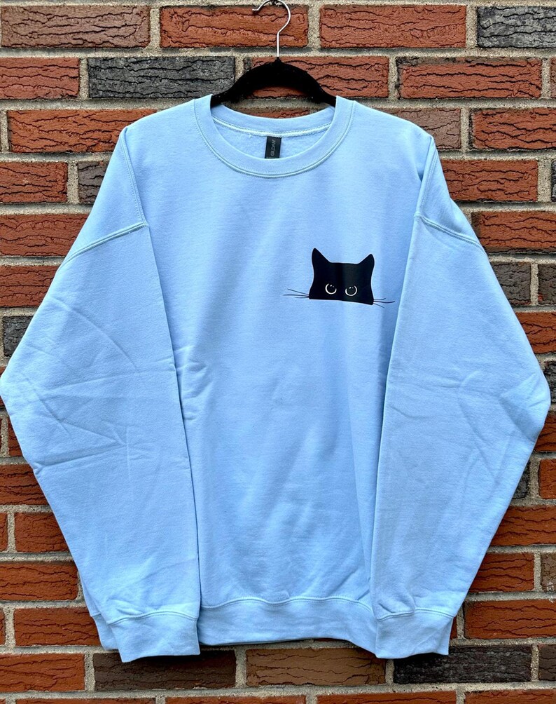 Black Cat Sweatshirt Cute Cat Lover Crewneck for Women Unisex Cozy Pullover Peeking Cat Graphic Cat Mom Gift Fall Winter Soft Casual Top zdjęcie 2