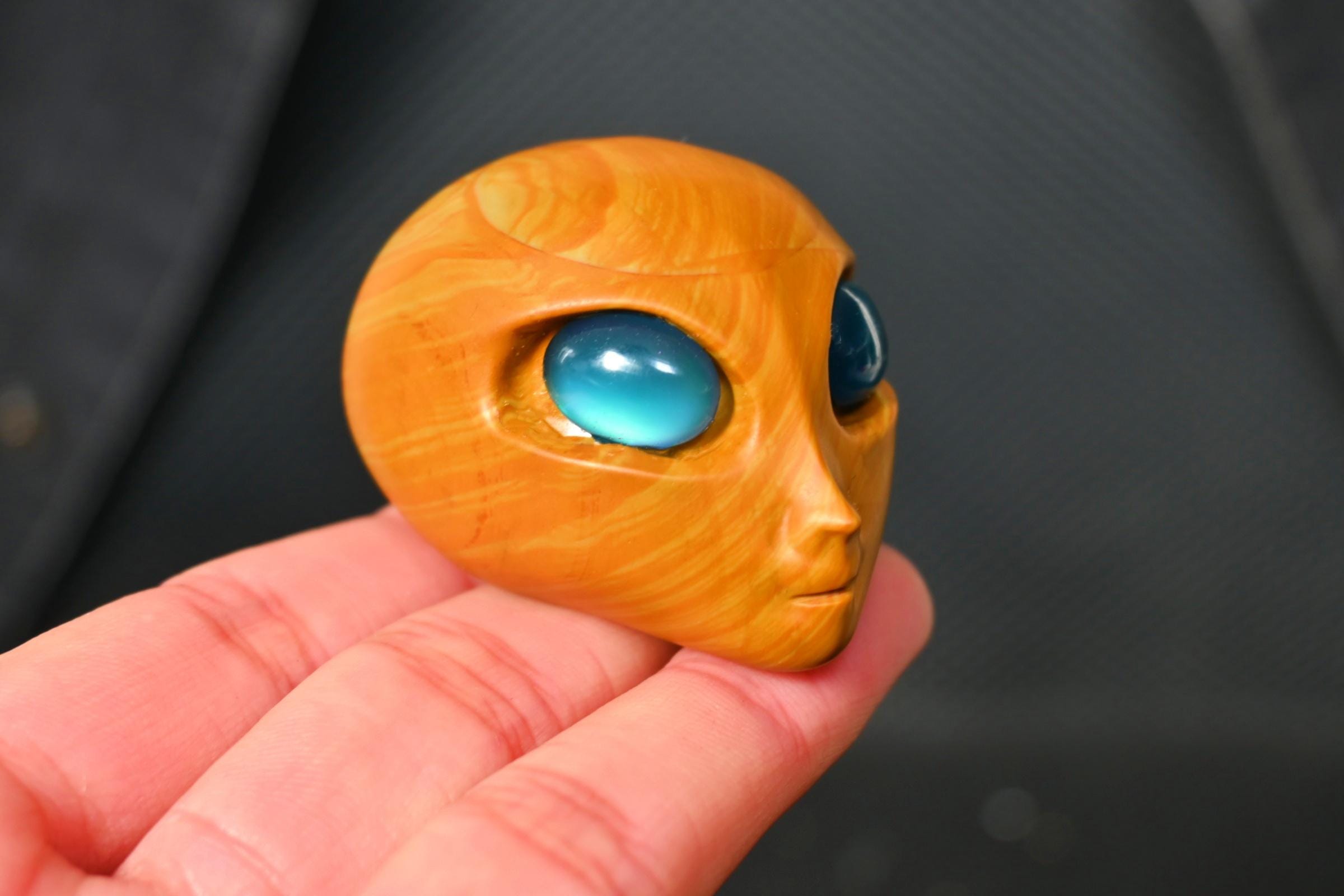 2.3 Inches Natural Alashan Agate Alien Skull,Hand Carved,Reiki Healing,Crystal Carving,Jade Skull,Crystal Decor,Alien Statue,Crystal Alien