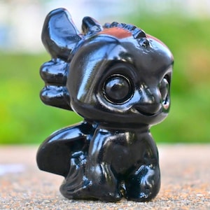 2 Zoll natürlicher Obsidian geschnitzter Drache, Kristallheilung, Drachenstatue, Kristallgeschenk, geschnitzter Kristall, Kristallschädel, Drachenschädel, Drachenverzierung