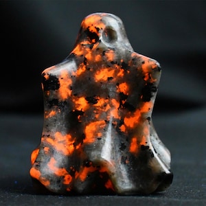 2 Zoll natürlicher Yooperlite geschnitzter Geist, Kristallheilung, Kristallgeschenk, geschnitzter Kristall, Halloween-Geist, Geisterschädel, Geisterdekor, Geisterstatue