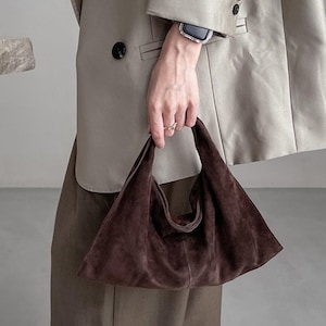 Sacs à main en daim minimalistes, Adorables sacs à main en cuir, Petits sacs en cuir, Sac triangle