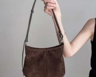 Bolsos de hombro de ante, bolsos minimalistas de ante, bolsos pequeños de ante, bolsos de cuero atemporales