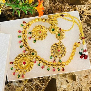 Elegant gold-plated necklace set