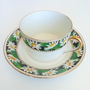 Large tea or chocolate cup with saucer in fine Limoges porcelain, vintage cup with bowl, gold edging, floral water lily motif