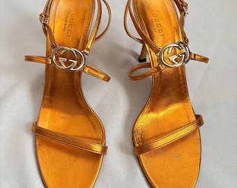 Gucci Tom Ford Era Vintage Y2K 2000er Jahre GG Logo Strappy Shiny Metallic Orange Heels