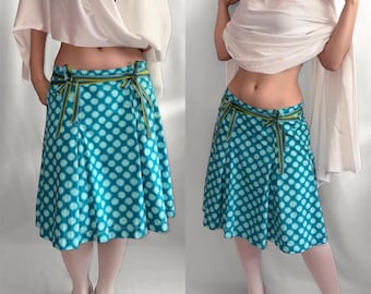 Jupe midi à pois Y2K : style vintage asymétrique