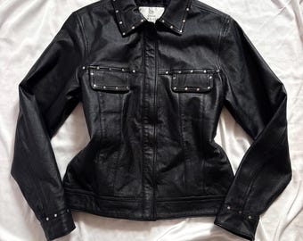 Vintage svart skinnjacka från 2000-talet, figurnära, kort utility-modell
