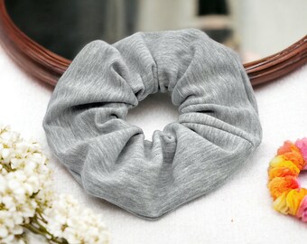 Grijze unieke scrunchy, chique mode stropdas, scrunchie-haargummi, handgemaakte scrunchie, schattige haaraccessoires,