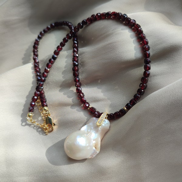 Garnet pearl choker with baroque pearl pendant, faceted garnet pearls, 40+5 cm