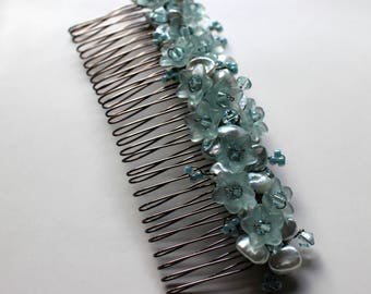 Blue Flower and Freshwater Pearl Hair Comb, Azure Blue Crystals, Hand Wire Wrapped, Wedding Or Prom Hair Accesory, Bridal Hair Comb