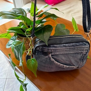 Borsa denim, borsa jeans, borsa in pelle, borsa riciclata, borsa Made in italy. immagine 1