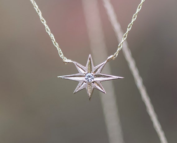Gold Star Necklace Estrella Starburst 