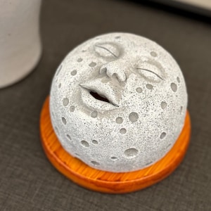 Handmade resin/bamboo incense holder / Moon shape with a chilled face / Cone incense holder / Incense Burner
