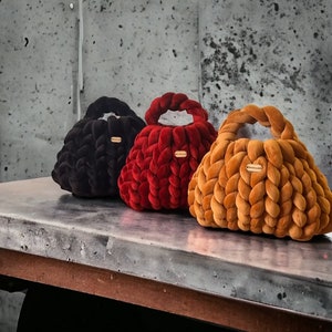 Bolso de mano mediano