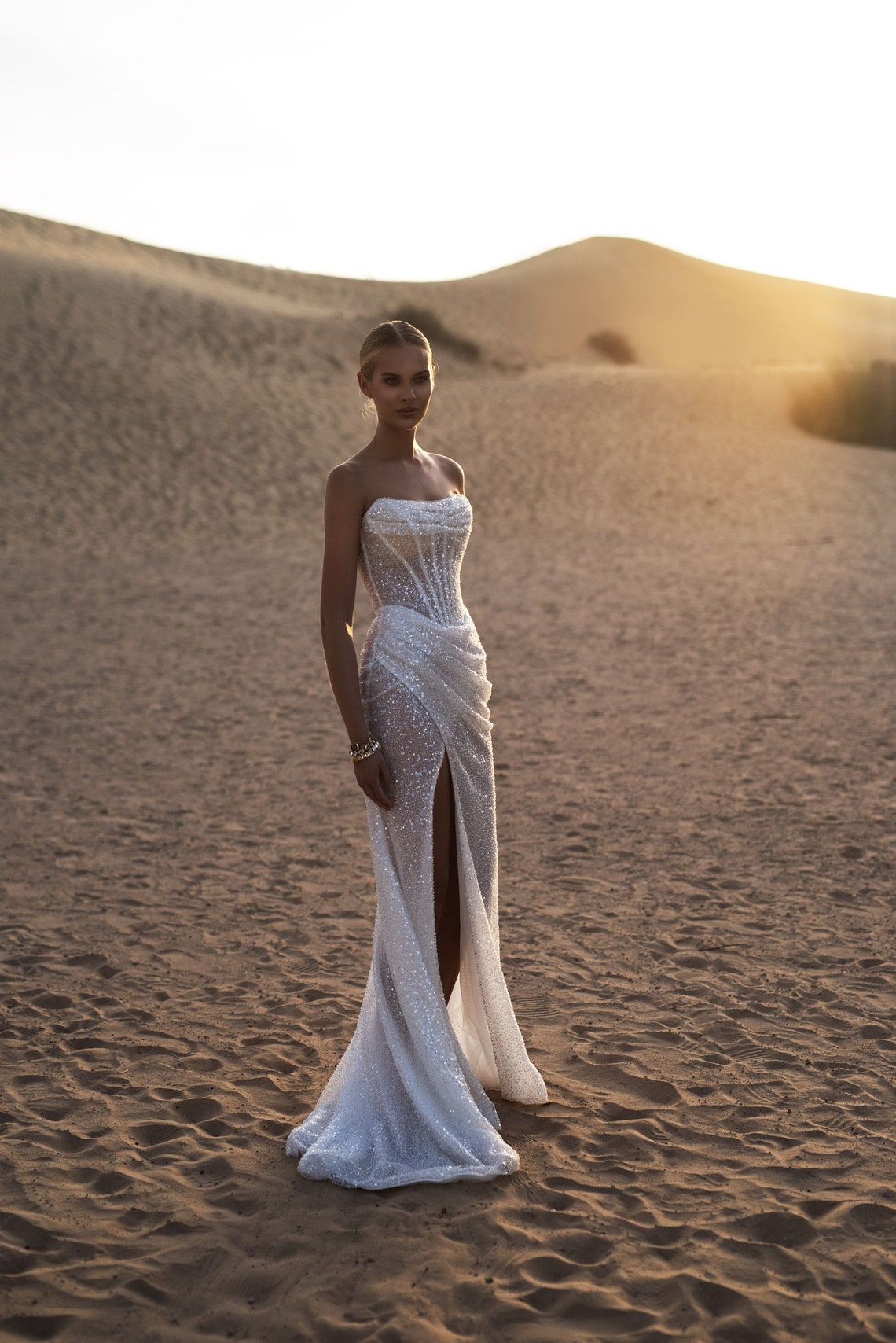 Elegant Form-fitting Wedding Dress With Slit Skirt Isabo - Etsy
