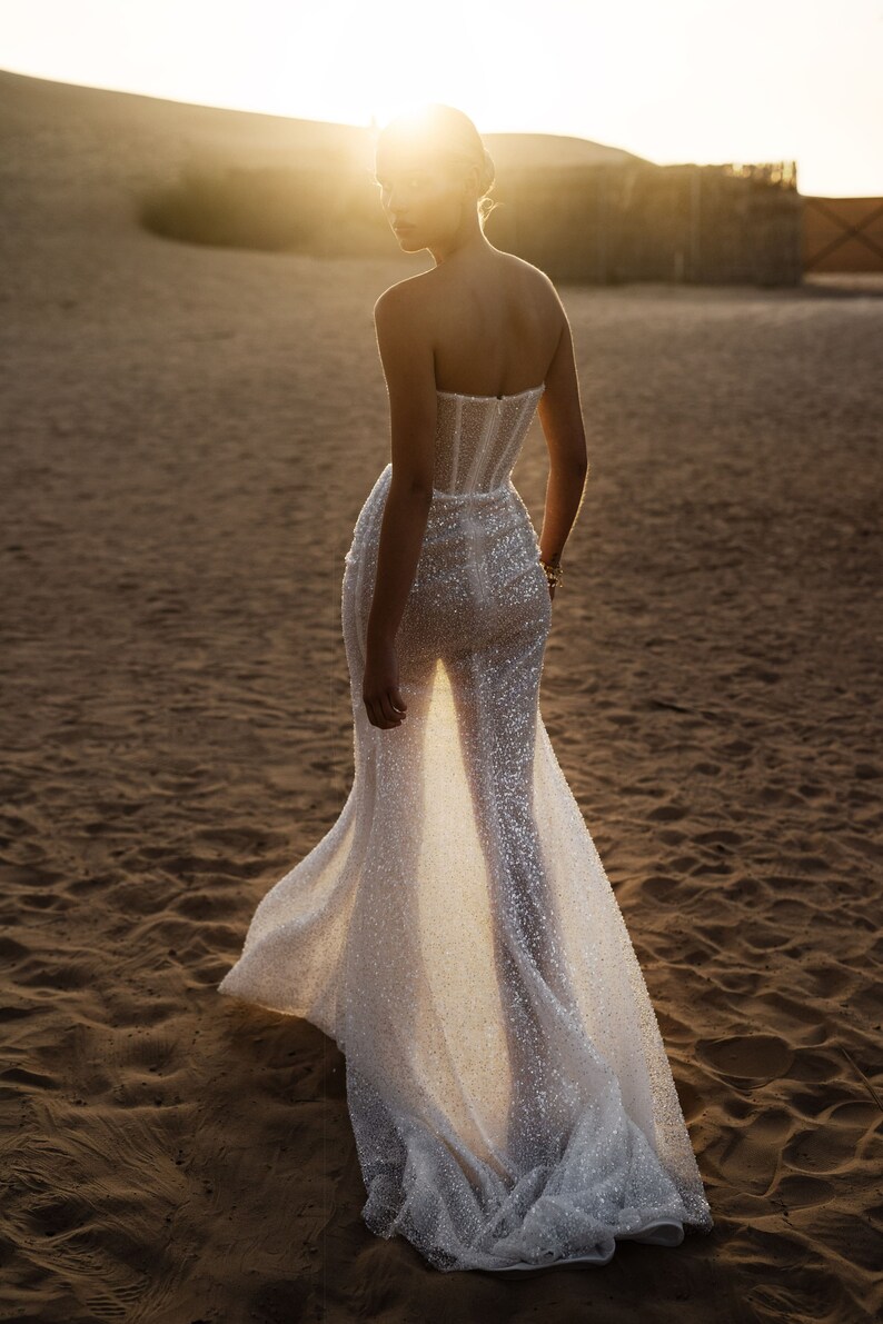Elegant Form-fitting Wedding Dress With Slit Skirt Isabo - Etsy