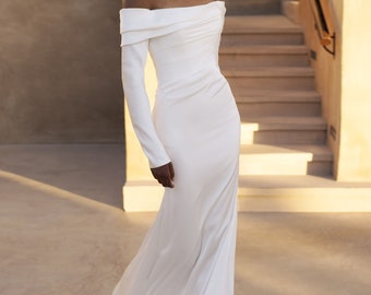 Elegant Long Sleeve Wedding Dress with Form-Fitting Silhouette Yara