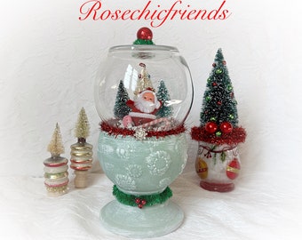 Vintage Christmas Snow Globe Cloche Decor Decoration Red Felted Santa