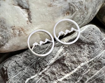 Circle mountain Three Sisters Canmore stainless steel stud earrings rose gold silver black gold Wonderland exclusive