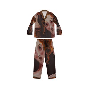 Pigiama con ritratto di rossa sorpresa / Completo da notte in raso