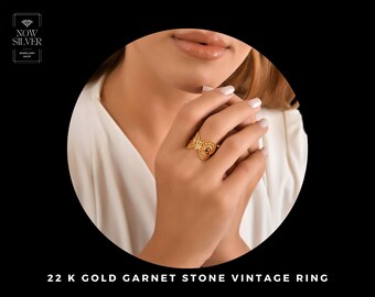 22 K Gold Granat Stein Vintage Ring