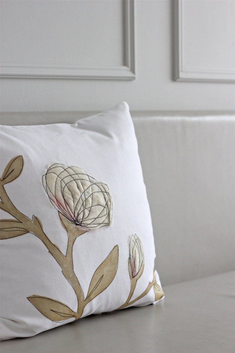 Cream & Gold Pillow Cover image 4