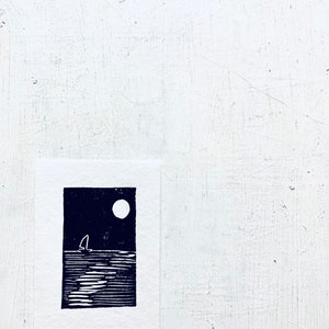 linoprint, blockprint, artprint, linocut print, 3.5 x 5 inch, handprinted, handpulled, handcarved, illustration, sailing, ocean,sea, nature,