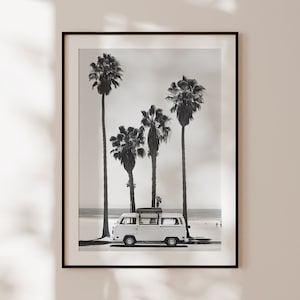 Poster retrò di vanlife, poster vintage in bianco e nero di un combi VW, arte murale da surf, fotografia di viaggio, decorazione di vanlife, stampa murale