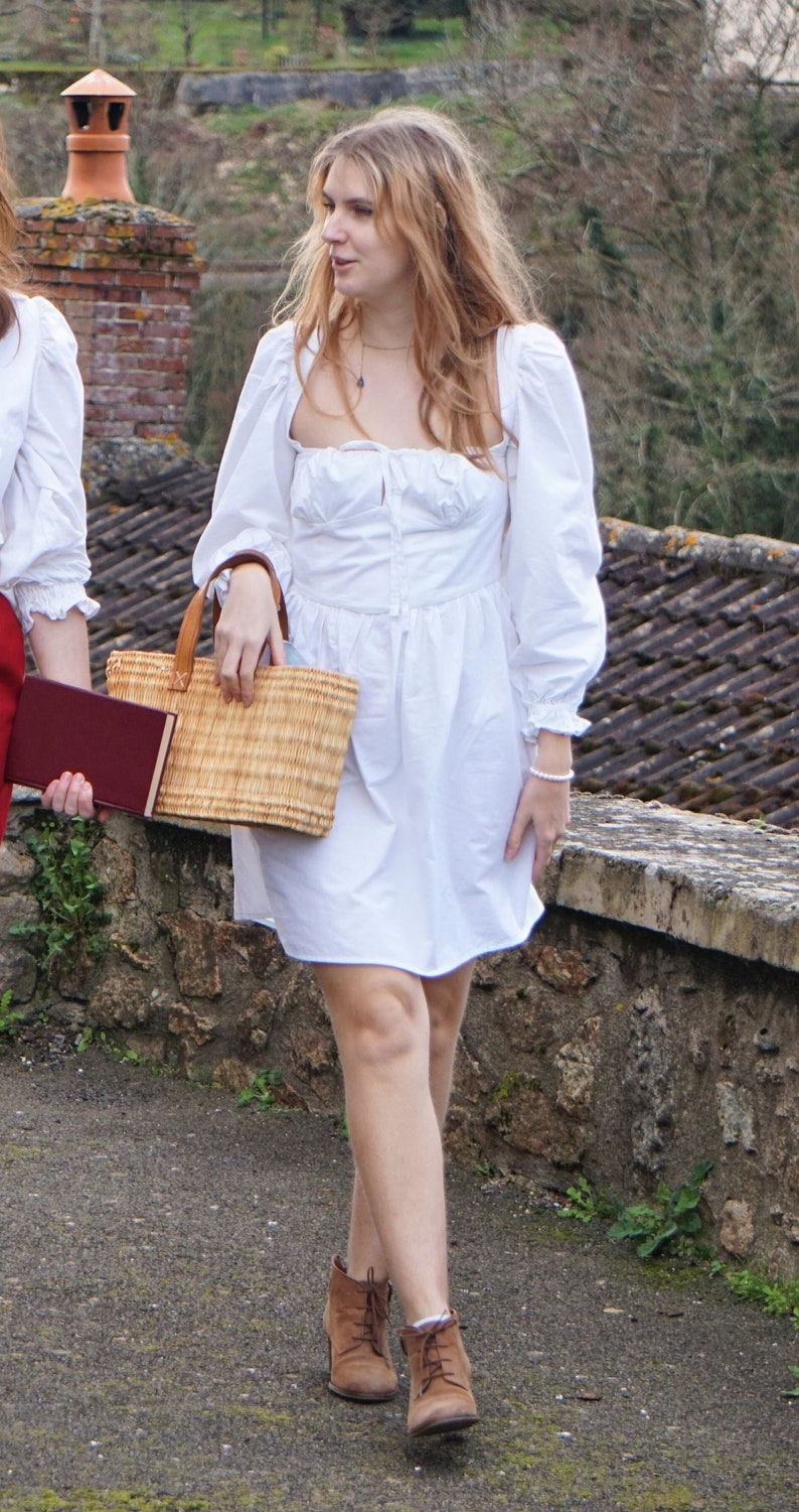 Robe romantique milkmaid avec manches ballon, corsage et jupe froncée, cousue à la main en France à partir de linge de maison upcyclé image 4