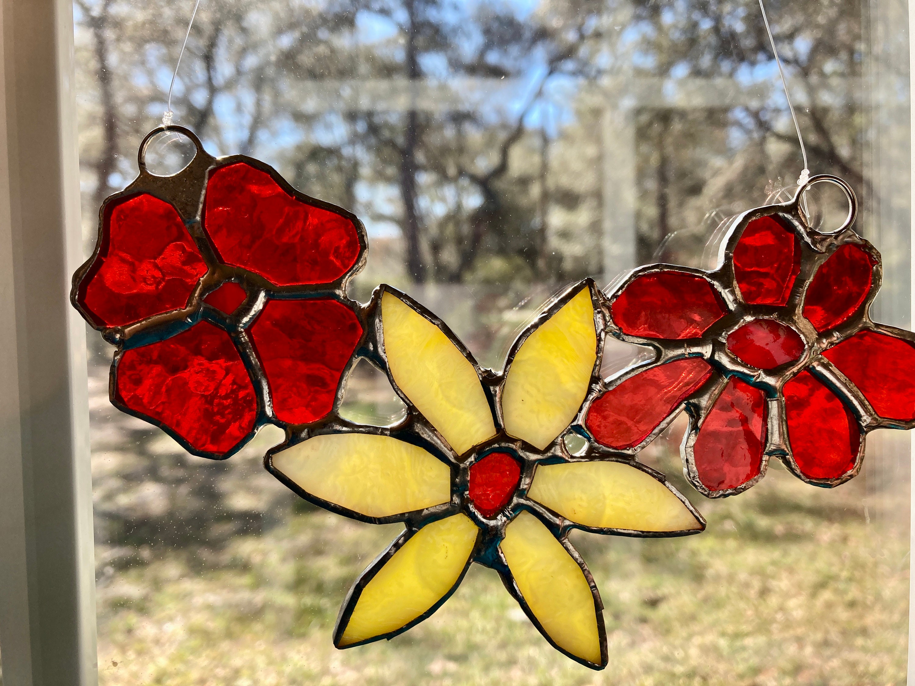 Stained glass yellow daisy suncatcher, stain glass daisy flower ornament, daisy  decor, y…