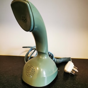 Teléfono Ericsson Cobra – Diseño moderno de mediados de siglo, azul claro (Ericofon)