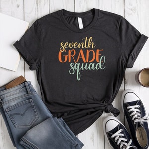 Camiseta de séptimo grado, camiseta del equipo de séptimo grado, escuela secundaria, maestro, camisa del equipo, camisa de regreso a la escuela, bienvenida de regreso a la escuela, camiseta del equipo