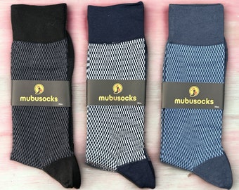 Conjunto de calcetines clásicos para hombre: opciones de color negro, azul marino y azul con patrones únicos